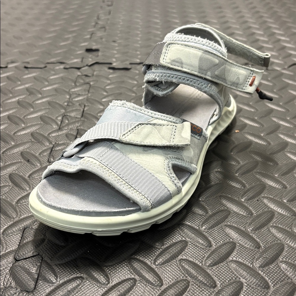 ECCO Exowrap Women’s Camo Gray Sandals size 7-7.5